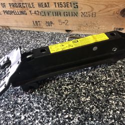 2004 Porsche Cayenne OEM Car Jack 