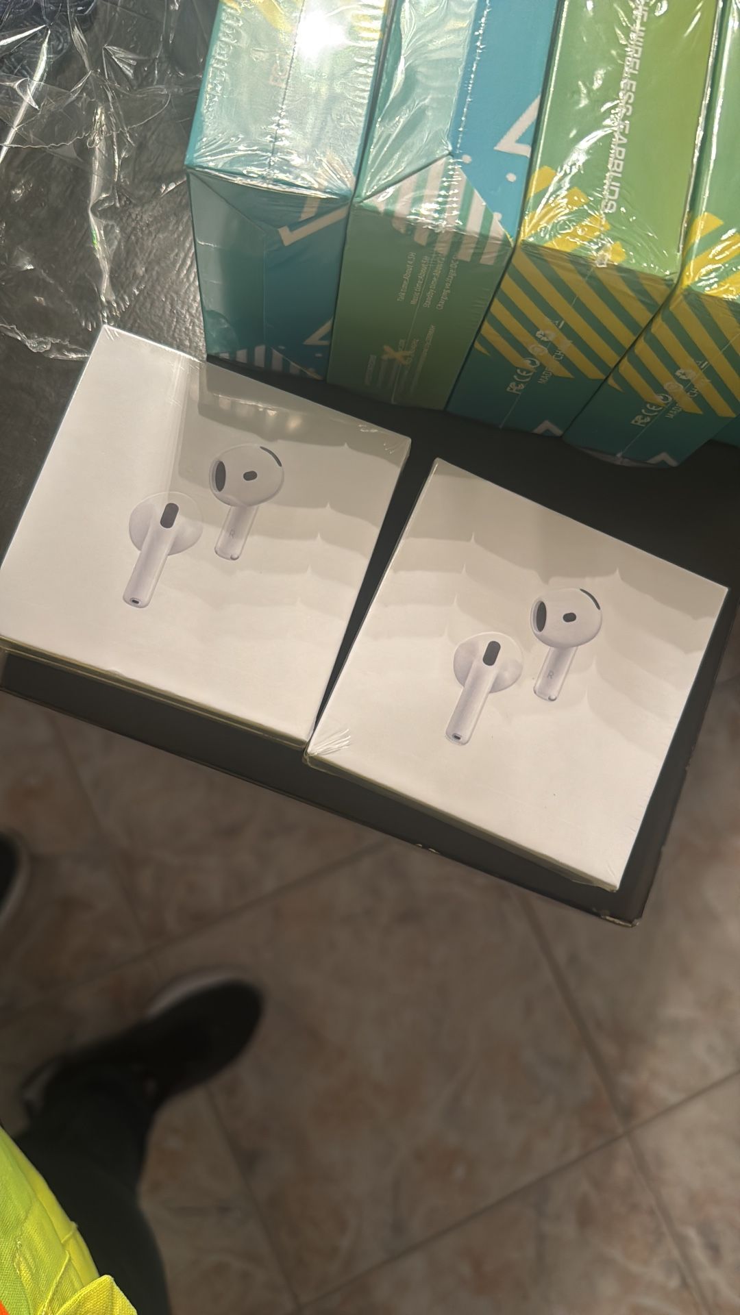 Apple AirPods 4 with Noise Cancellation