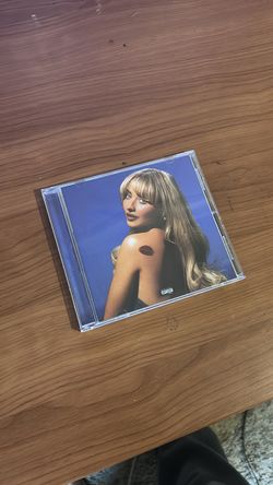 Sabrina Carpenter Short n’ Sweet : Standard Edition + Poster