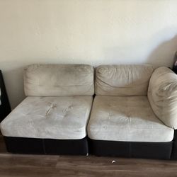 2 Sofas 4 Seats Amazing Condition 