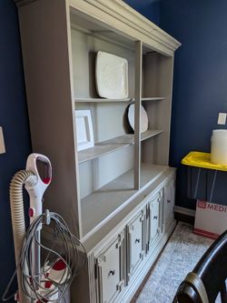 Kitchen Hutch *Priced To Sell