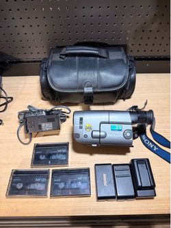Sony Handycam CCD-TRV11 Video8 Camcorder Camera