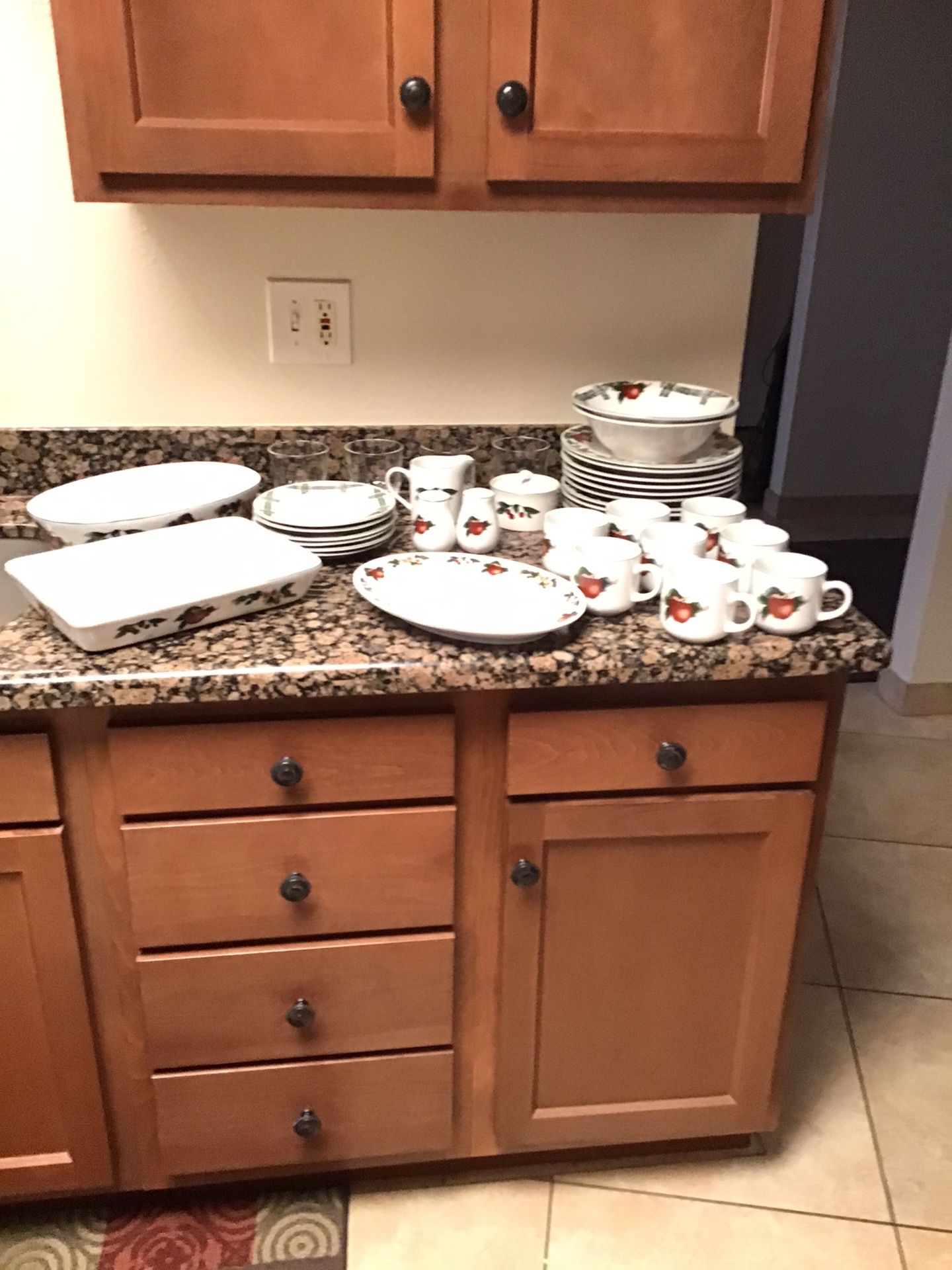 Housel dish set excellent condition perfect for Easter holidays and every day use many bolts many platters many serving dishes