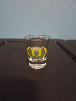 University of Oregon Ducks Logo Shot Glass – Green & Yellow Collectible Shooter Glass