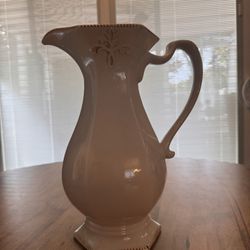 Henn Pottery Pitcher (large)