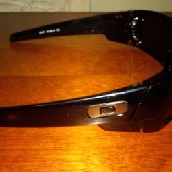 Oakley Gascan Sunglasses New In The Box $90 Polished Black 