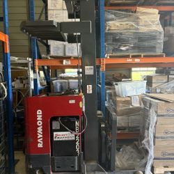 Raymond Reach Truck