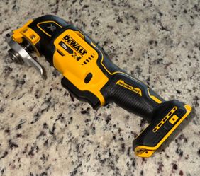 DEWALT 20V XR Brushless Oscillating Multi-Tool. TOOL ONLY