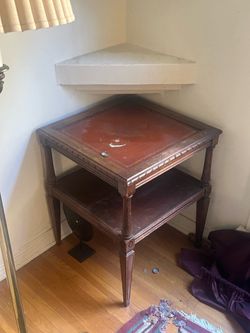 Corner Table
