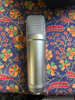 Rode NT1-A Large Diaphragm Condenser Studio Microphone