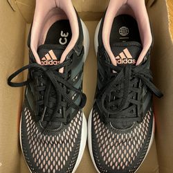Women’s Adidas Sneakers 8.5