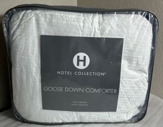 Hotel Collection Goose Down Comforter full/Queen lightweight new