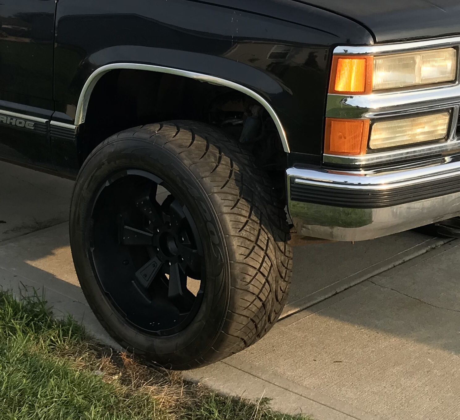 20x12 Hostile Hammered wheels/W~Nitto 420 all season tires 305/50/20 Ford 6 luv Also have Chevy six lug adapter to run on Chevy
