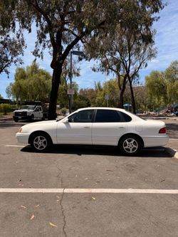 1999 Toyota Avalon — $2,500 OBO