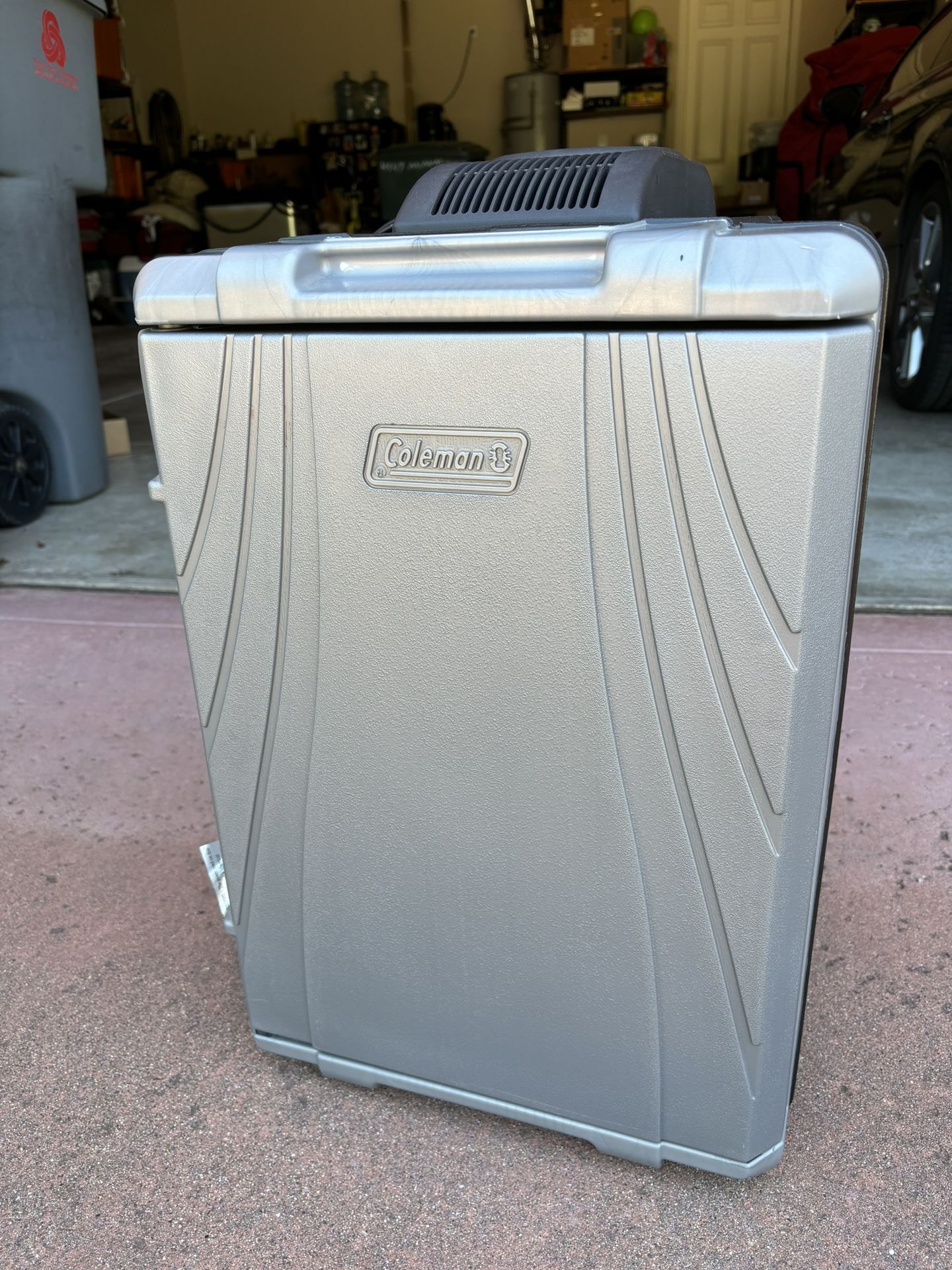 Used-Coleman 40 Qt Thermoelectric Cooler