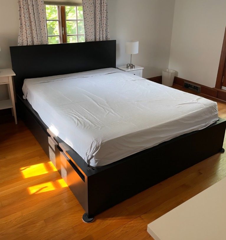 Bed Frame Size Queen With 4 Drawers & Slats