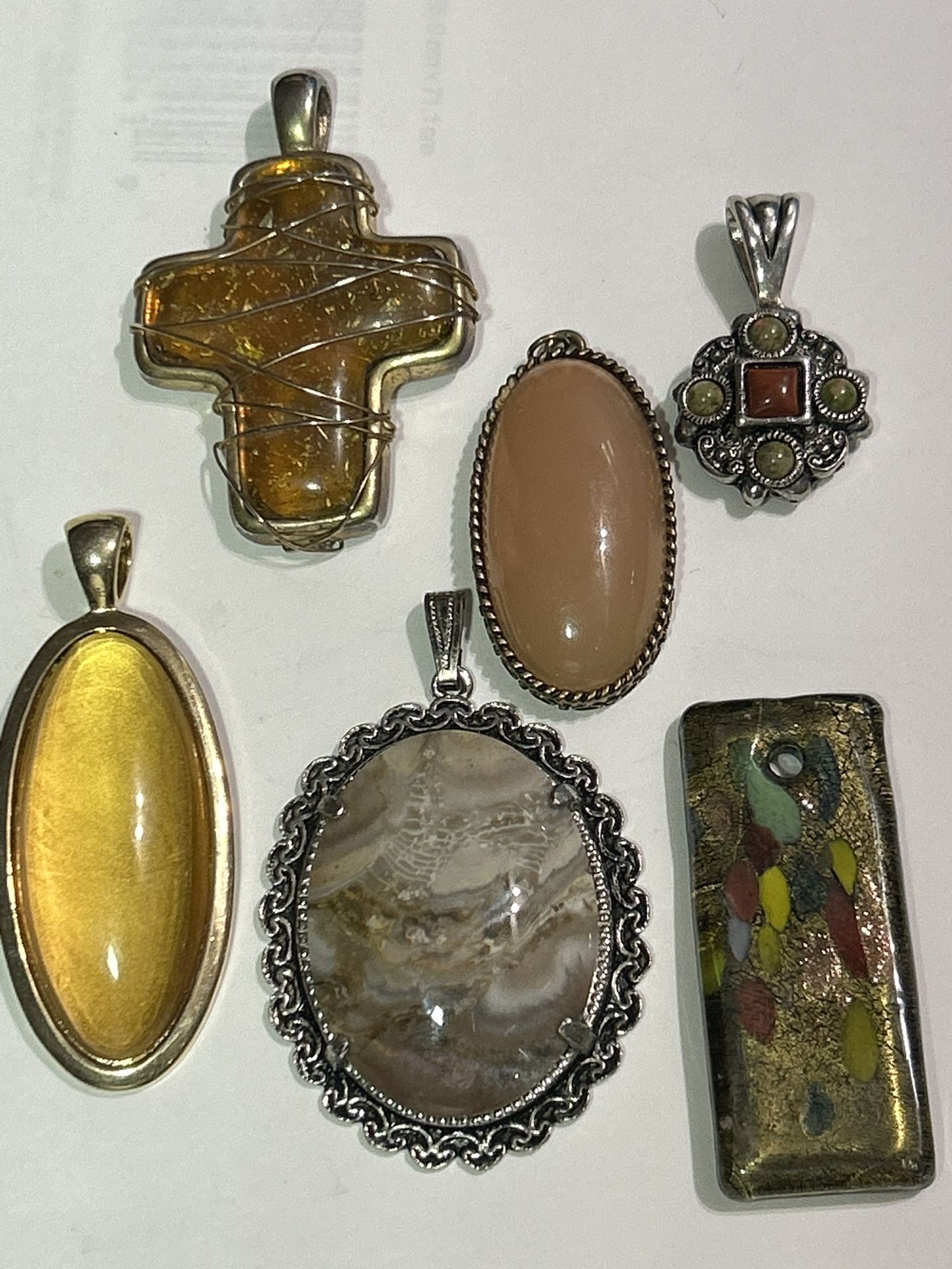 PENDANT LOTS