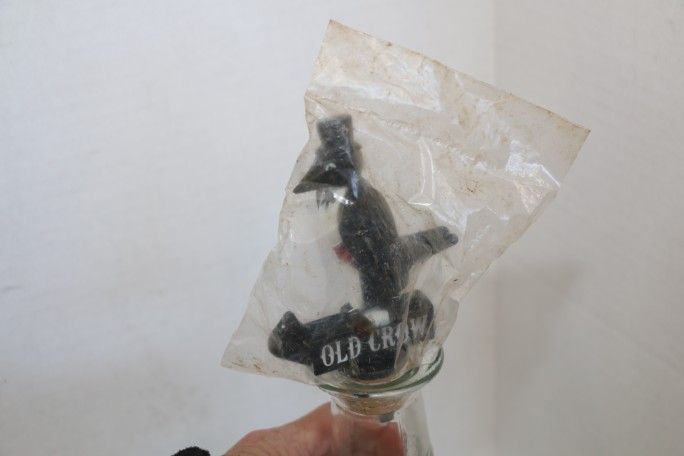 NIP VINTAGE OLD CROW WHISKEY POURER STOPPER BOTTLE TOPPER