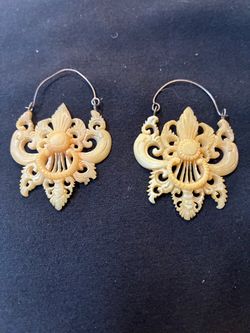 Hand Carved Genuine Bone Fleur de Lis Hoop Earrings – Boho Tribal Statement Dangles