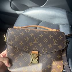 Louis Vuitton Métis pochette