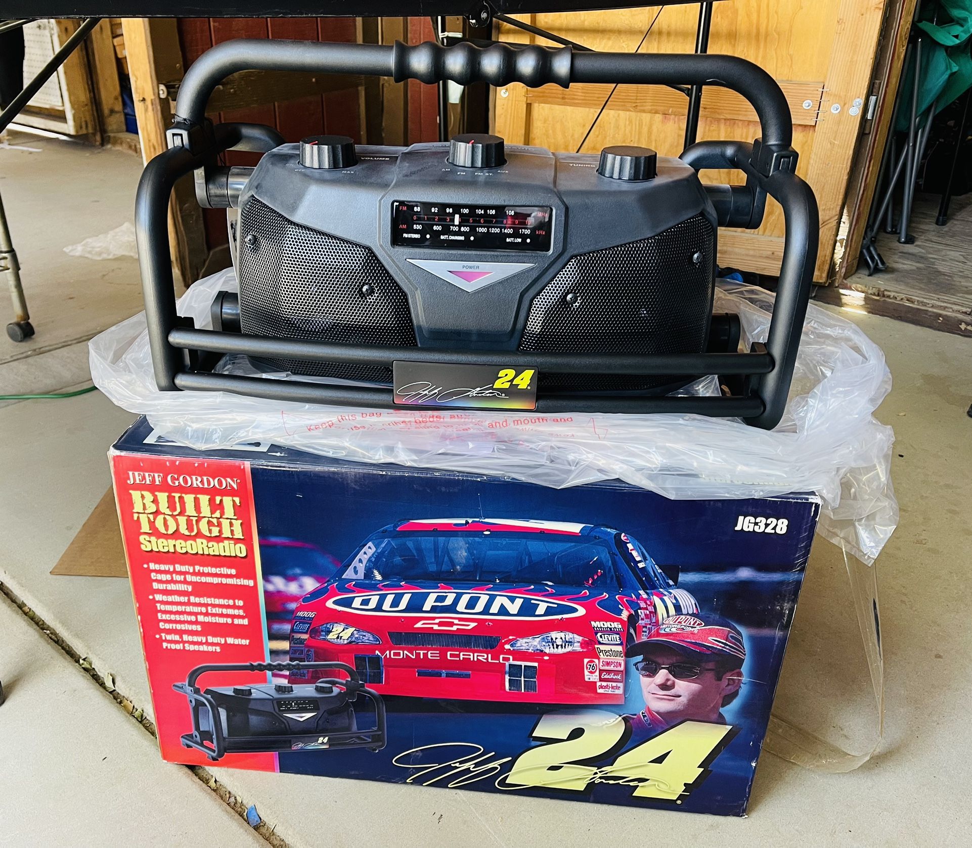 Jeff Gordon AM/FM Built Tough Worksite Radio Model # JG328