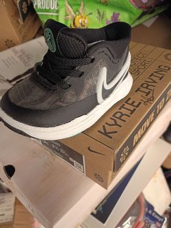 Nike Kyrie Irving Basketball Sneakers Size 3c