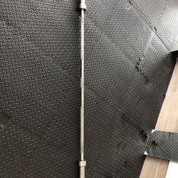 7ft Chrome Barbell 45lbs + 2 Collars