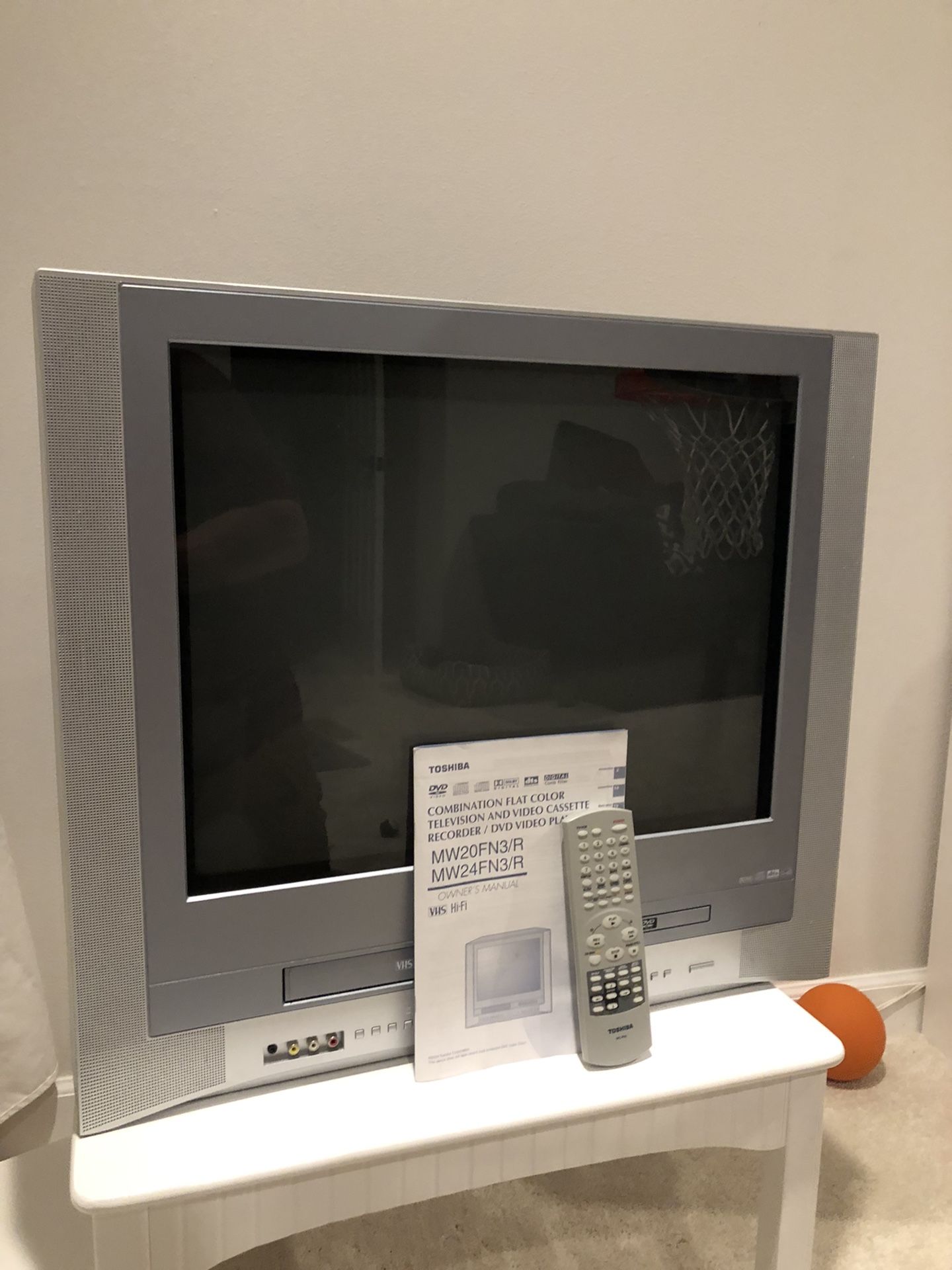 Toshiba 24 Inch CRT TV / DVD / VCR Combo (MW24F3NR)