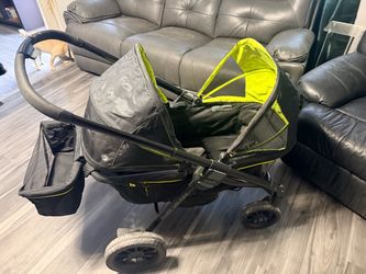 Great condition stroller wagon