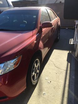 VENDO TOYOTA CAMRY 2008 TÍTULO LIMPIO MOTOR Y TRANSMISIÓN AL 100