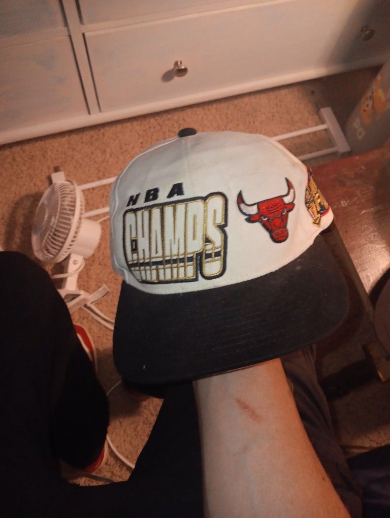 Vintage 1997 NBA Chicago Bulls Hat