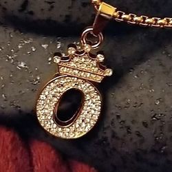 Crown letter O Pendant/Necklace 