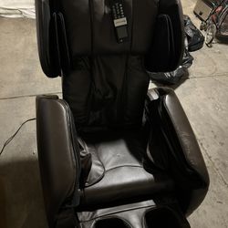 Massage Chair. (Working)