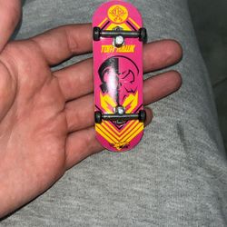 Tony Hawk Hot wheels Skate Finger Board 5$