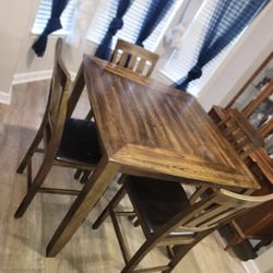 Table & 4 Chairs 