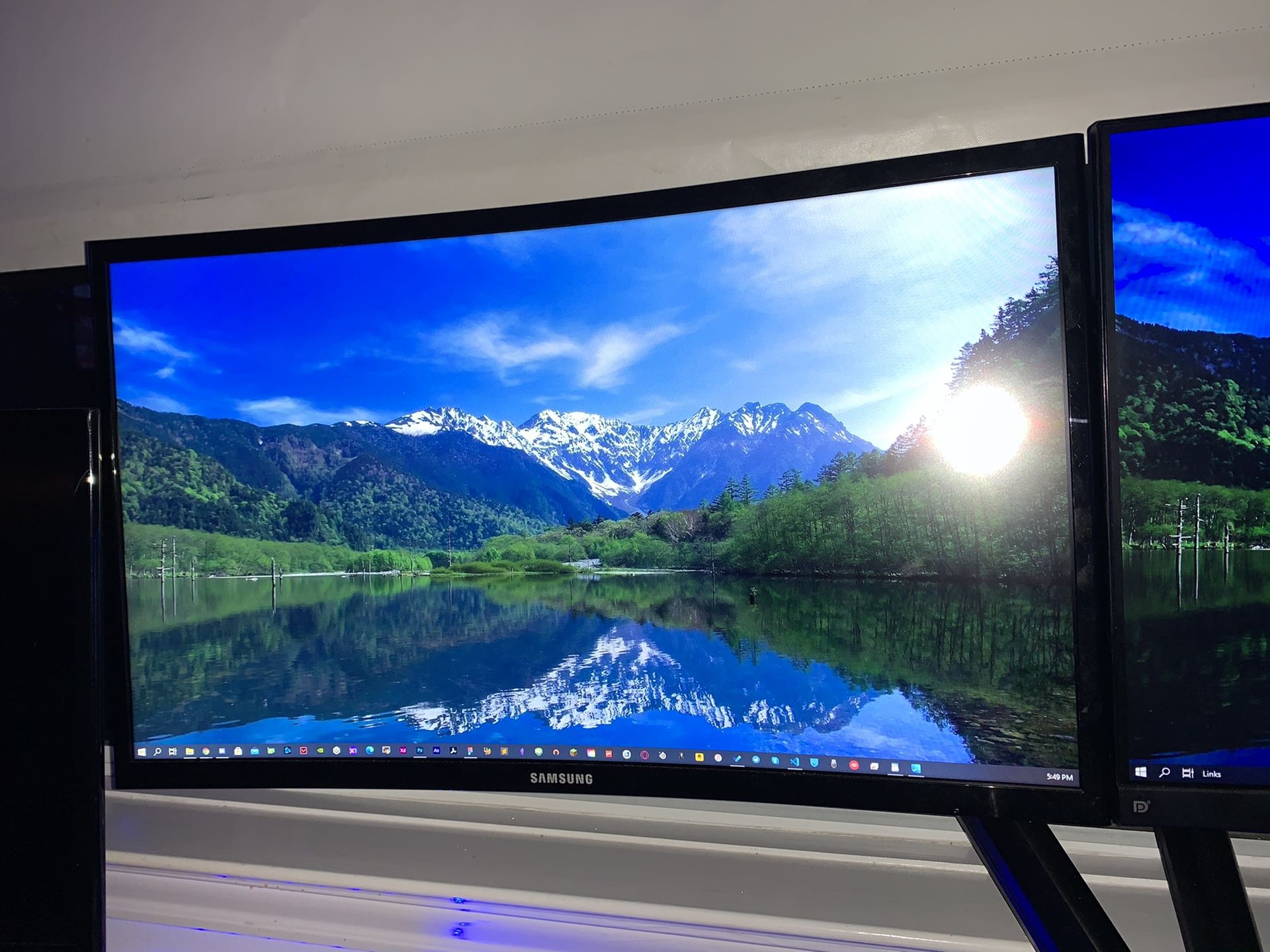 Asus 144hz monitor + TWO samsung curved monitor + dual monitor mount