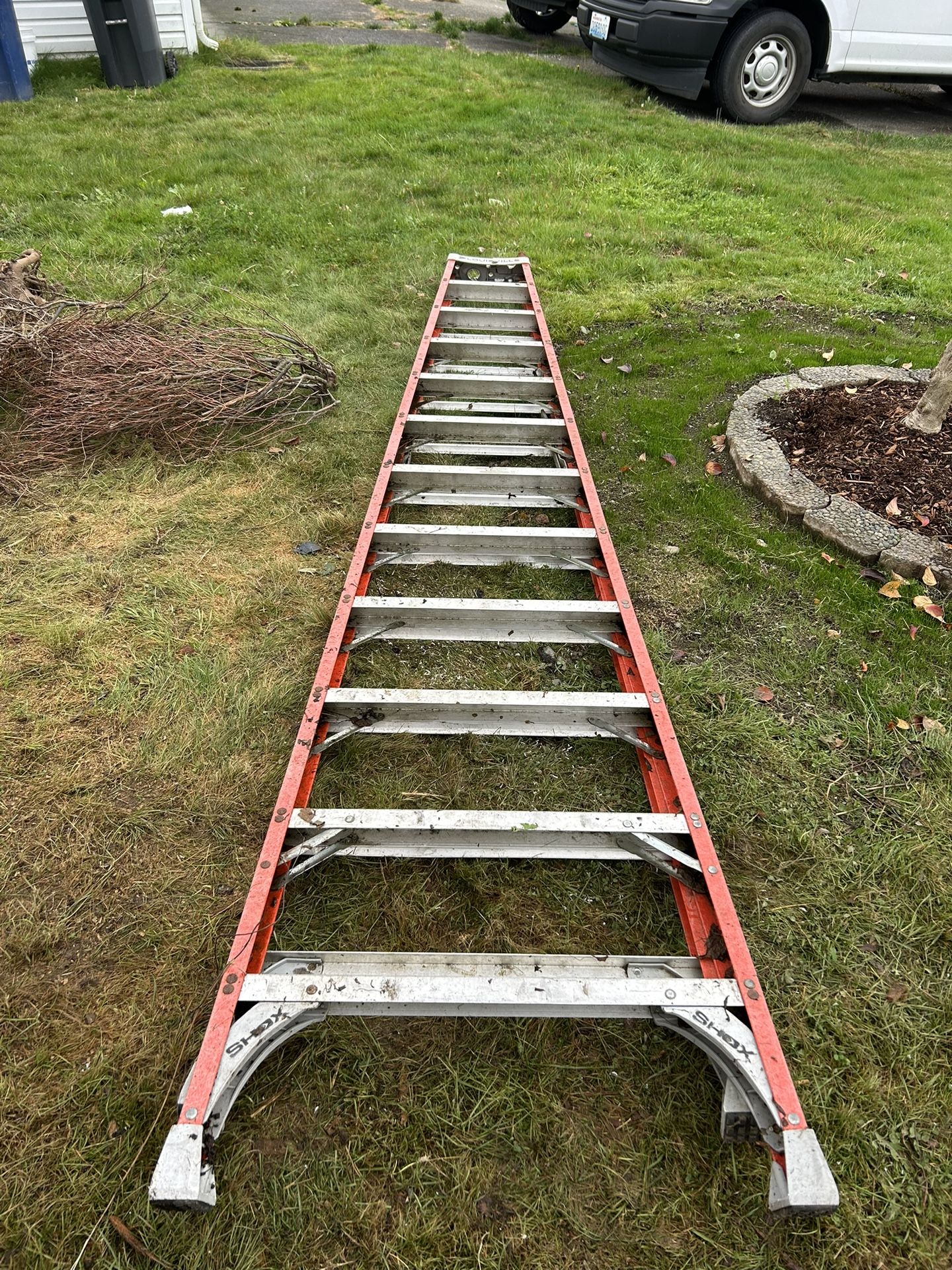 12’ Louisville Step Ladder