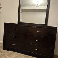 Mirror Dresser -6 Drawer  $150.00 OBO