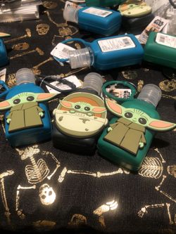 STAR WARS THE MANDALORIAN THE CHILD BABY YODA TRAVEL CASE WITH SANITIZER BLUE