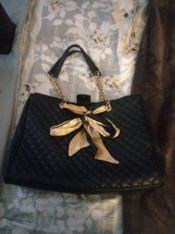 Black travel purse