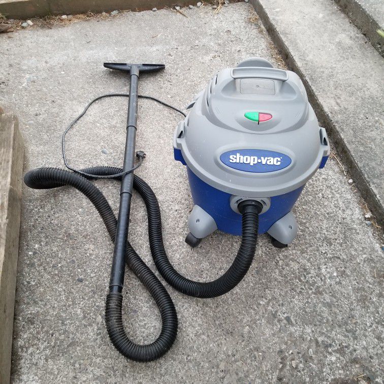 6 gallon Shop Vac barely used, clean