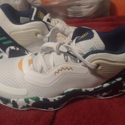 Donovan Mitchells Nike  $20