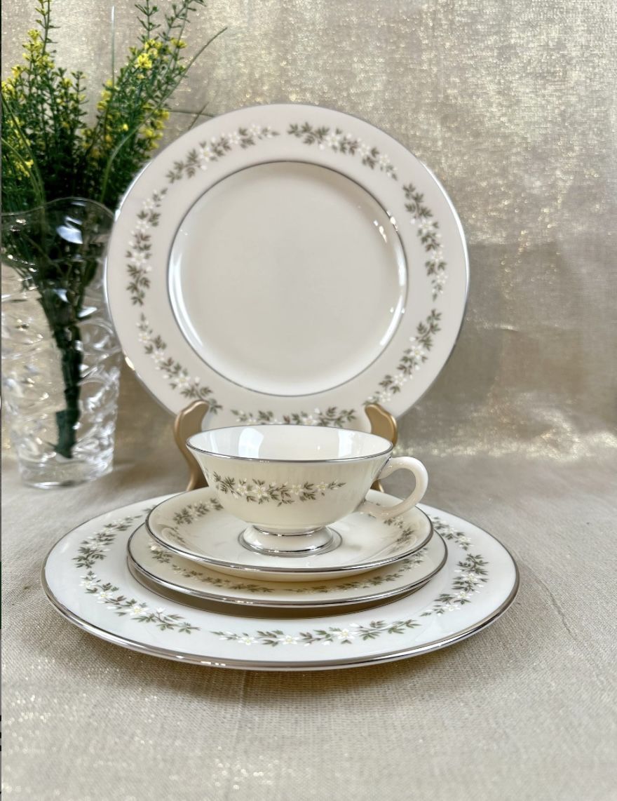 Lenox Brookdale dinnerware set