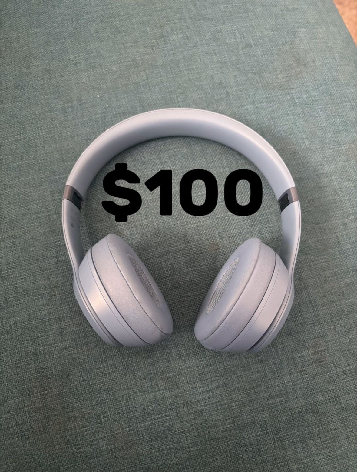 Beats Solo 4