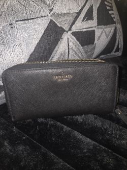 Kate Spade ♠️ Black wallet in excellent shape