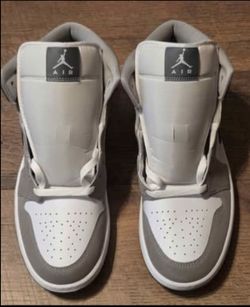 Air Jordan 1 MidTop Sneakers Mens Size 10.5 $70