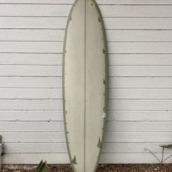 Surfboard 7’2