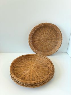 Wicker Plate Holders