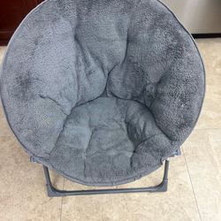 Gray foldable chair