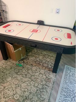 Large tabletop hockey game table